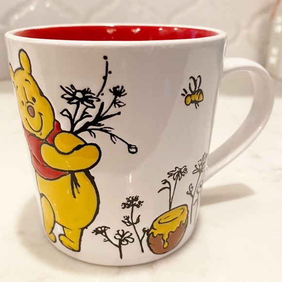 Winnie the Pooh Mug Honeycomb Bee - Picture 4 of 9